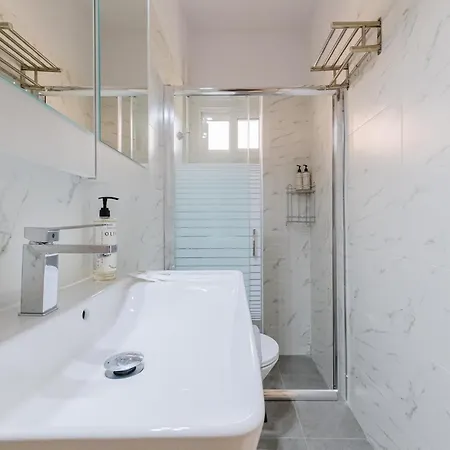 Artistic Vibe By Rentalspro - Halkidiki Apartment