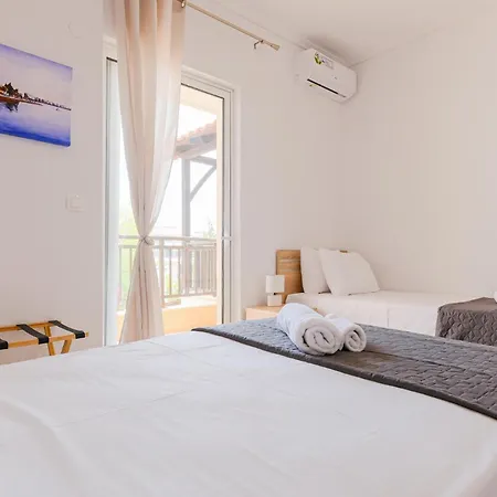 Artistic Vibe By Rentalspro - Halkidiki Apartment