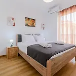 Artistic Vibe By Rentalspro - Halkidiki Apartament *