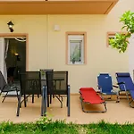 Artistic Vibe By Rentalspro - Halkidiki Apartament