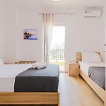 Artistic Vibe By Rentalspro - Halkidiki