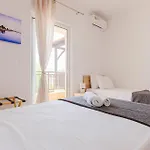 Artistic Vibe By Rentalspro - Halkidiki Apartament